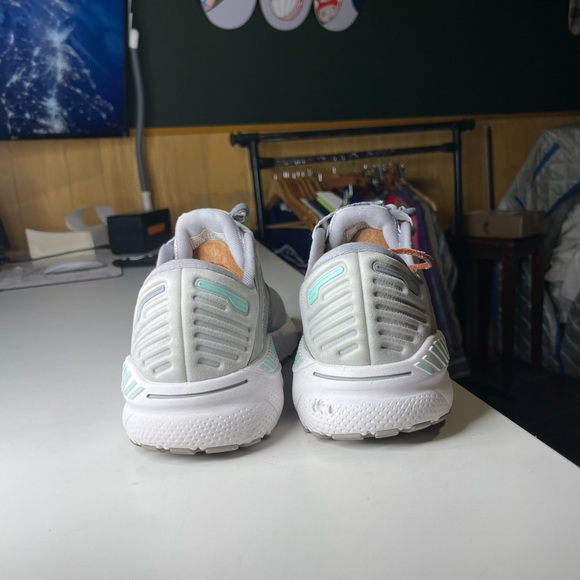 Brooks Womens Adrenaline GTS 22 1203531B045 Gray Running Shoes Sneakers Sz 9.5 B - Picture 3 of 9